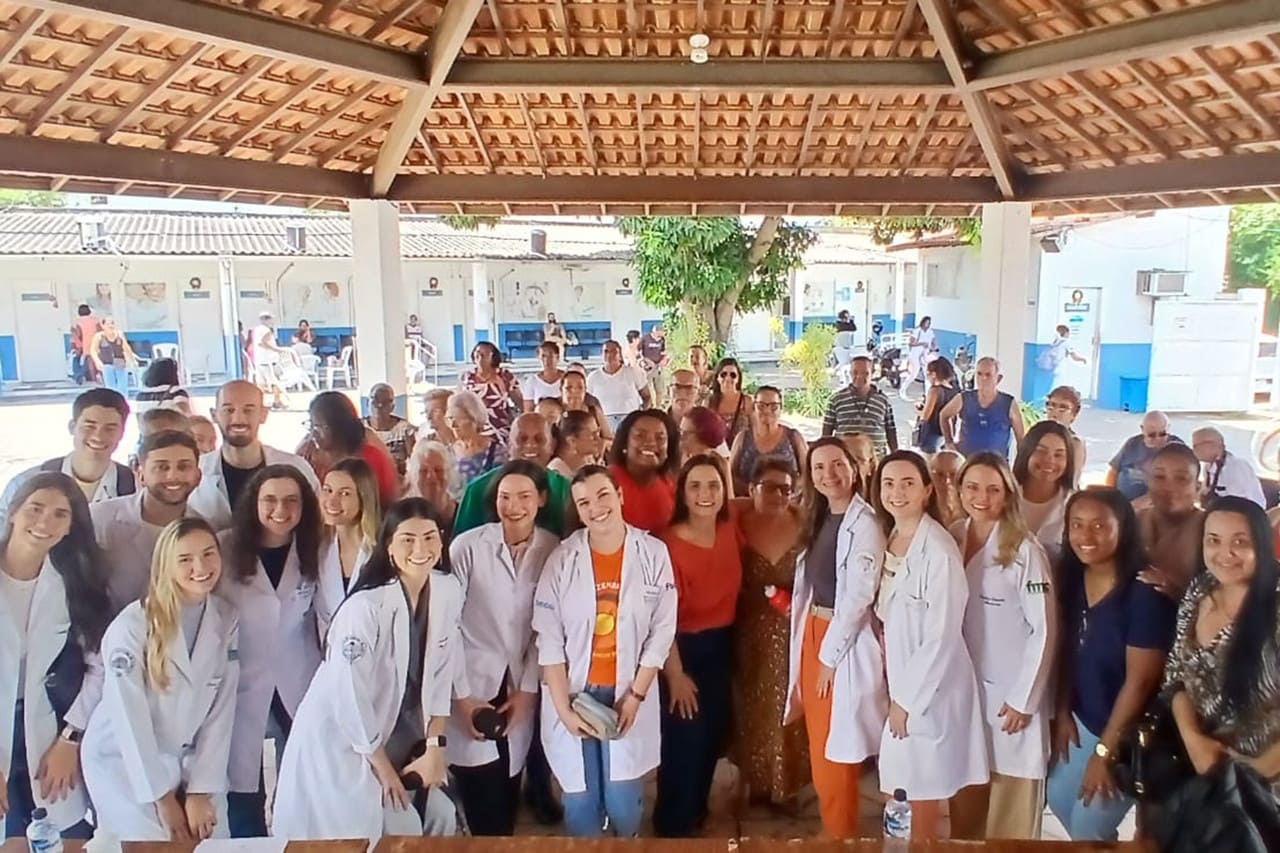 Mutirão da Saúde leva atendimentos a centenas de idosos do Clube da Terceira Idade