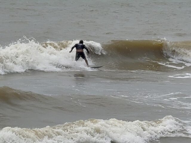 Tríplice Coroa de Surf reúne atletas da região em SJB