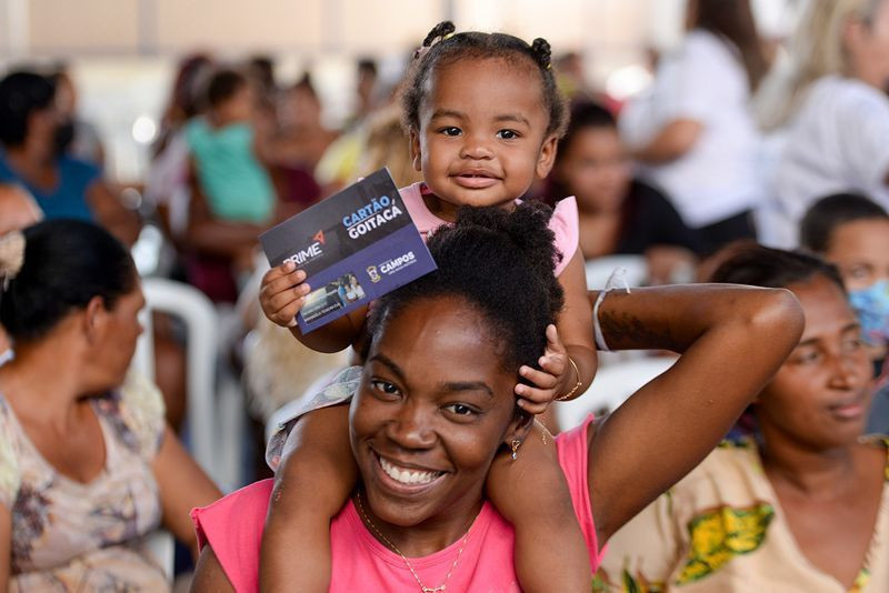 Troca dos cartões do programa Cartão Goitacá começa nesta terça-feira
