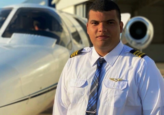 Sepultamento de piloto campista em SFI