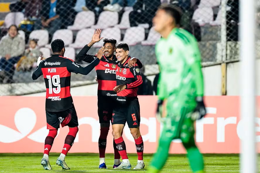 Flamengo bate o Cusco na estreia da Libertadores