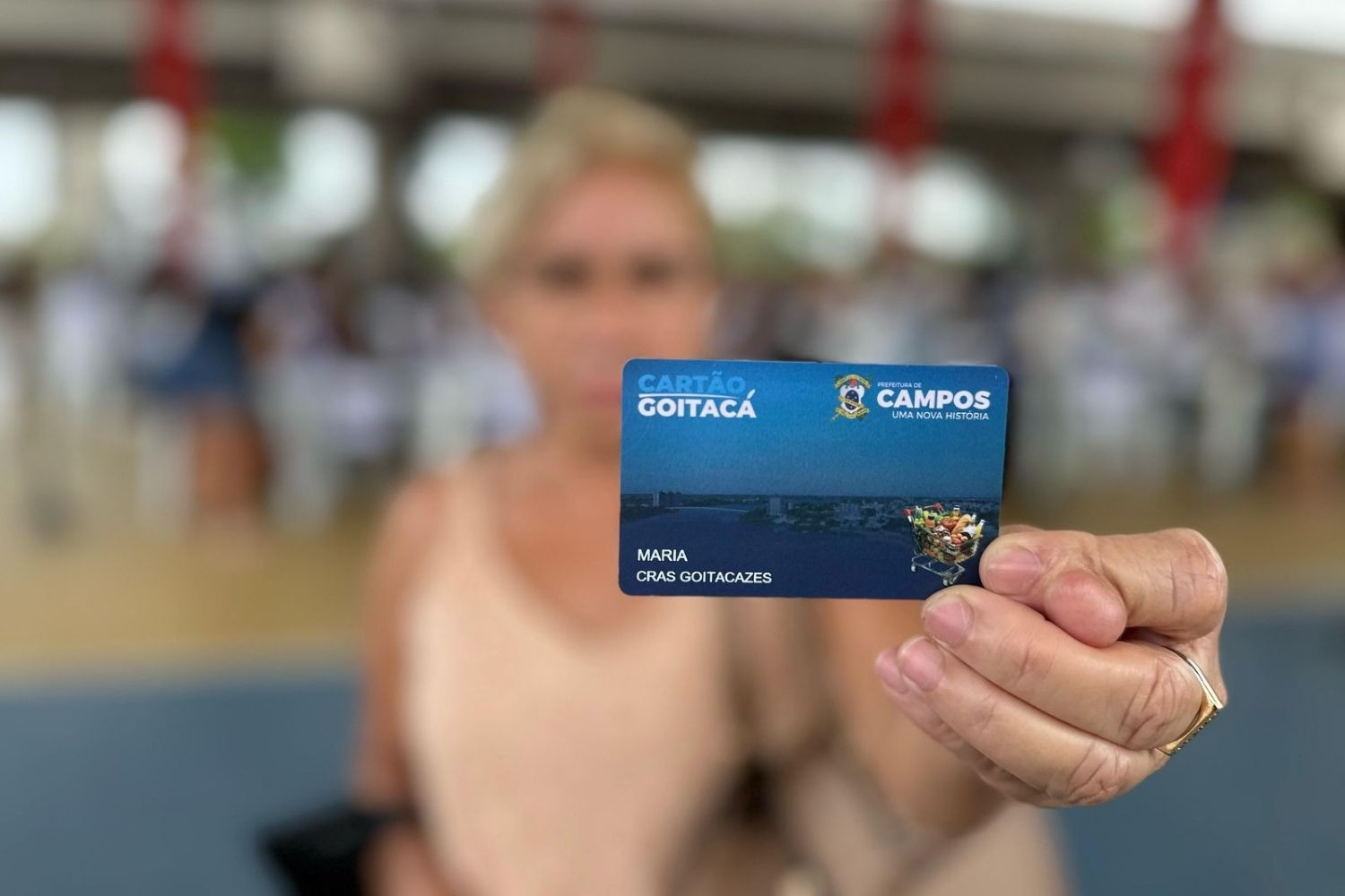 Cartão Goitacá: Beneficiários começam a receber novos cartões