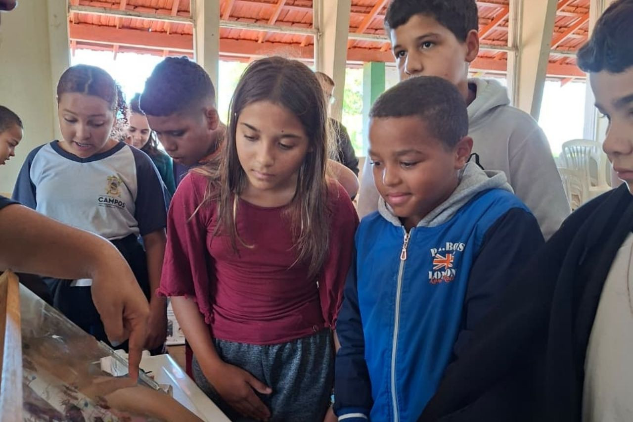 Educação leva Feira Itinerante da Uenf ao distrito de Santo Eduardo
