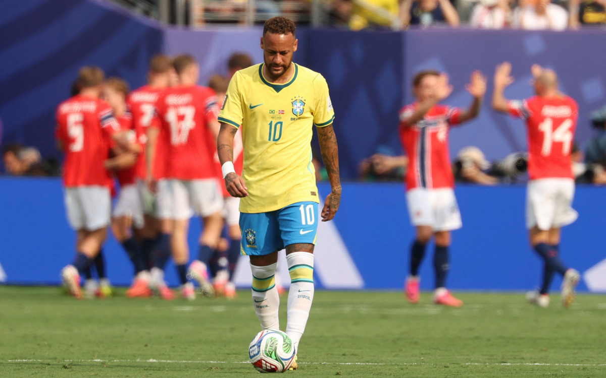 Pai de Neymar divulga carta aberta ao filho: 'Continue a jogar'