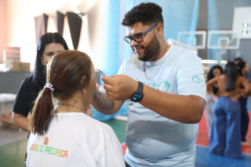 Realizada entrega de óculos de projeto social em SJB