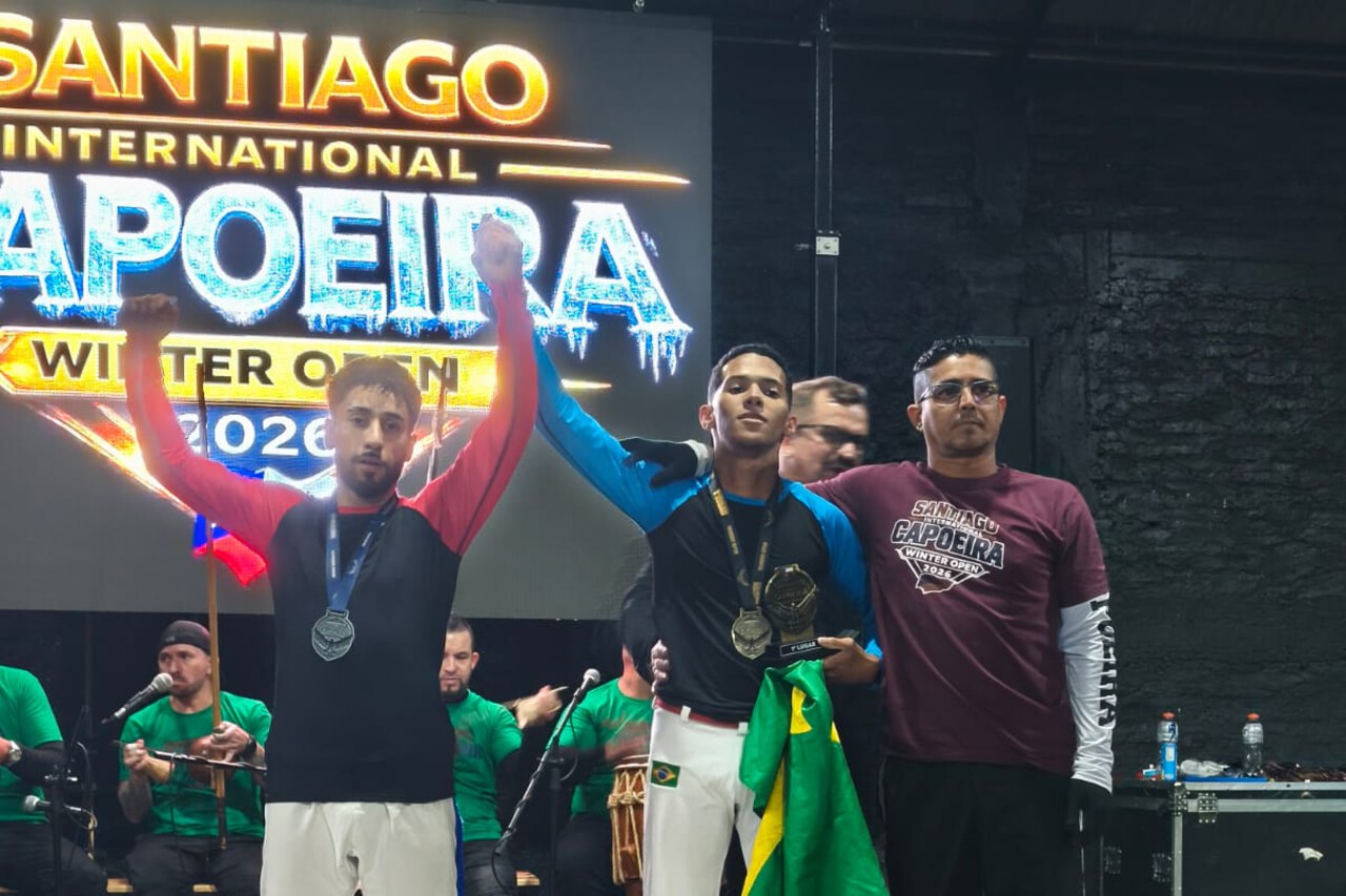 Capoeiristas de Campos conquistam ouro e prata no Campeonato Mundial Open Winter Chile 2026