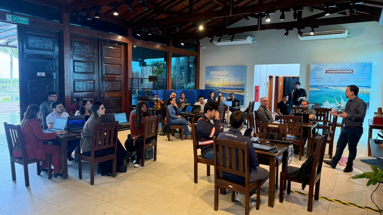 Empresas da região participam de Workshop de Inteligência Artificial promovido pela Firjan Norte Fluminense com Porto do Açu