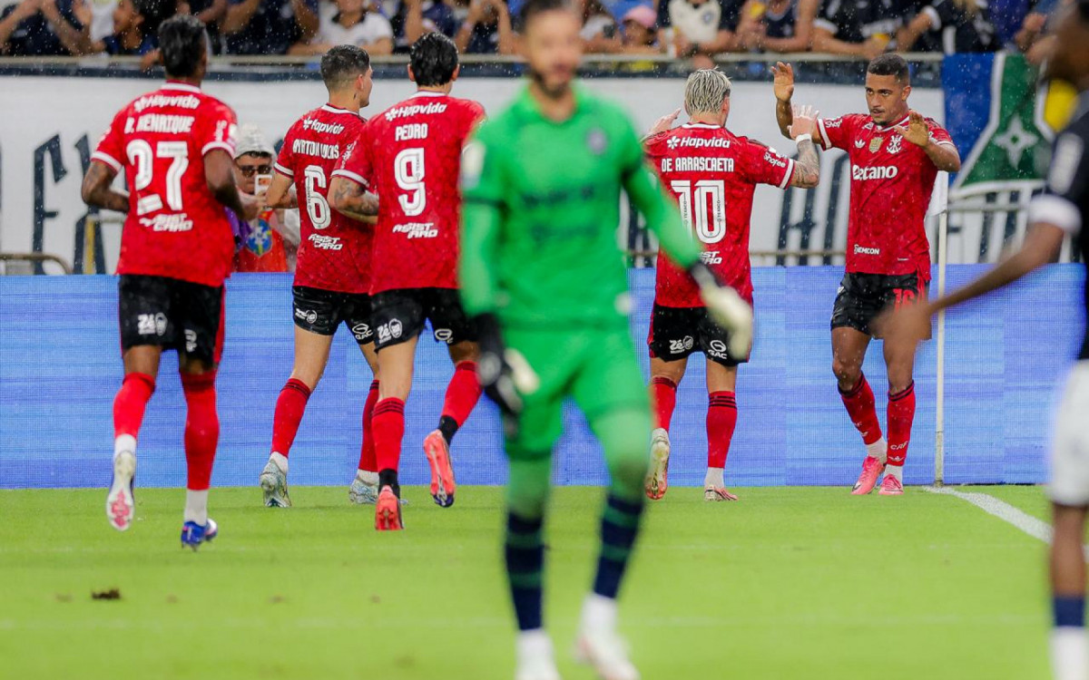 Flamengo vence Remo e assume a liderança do Brasileirão