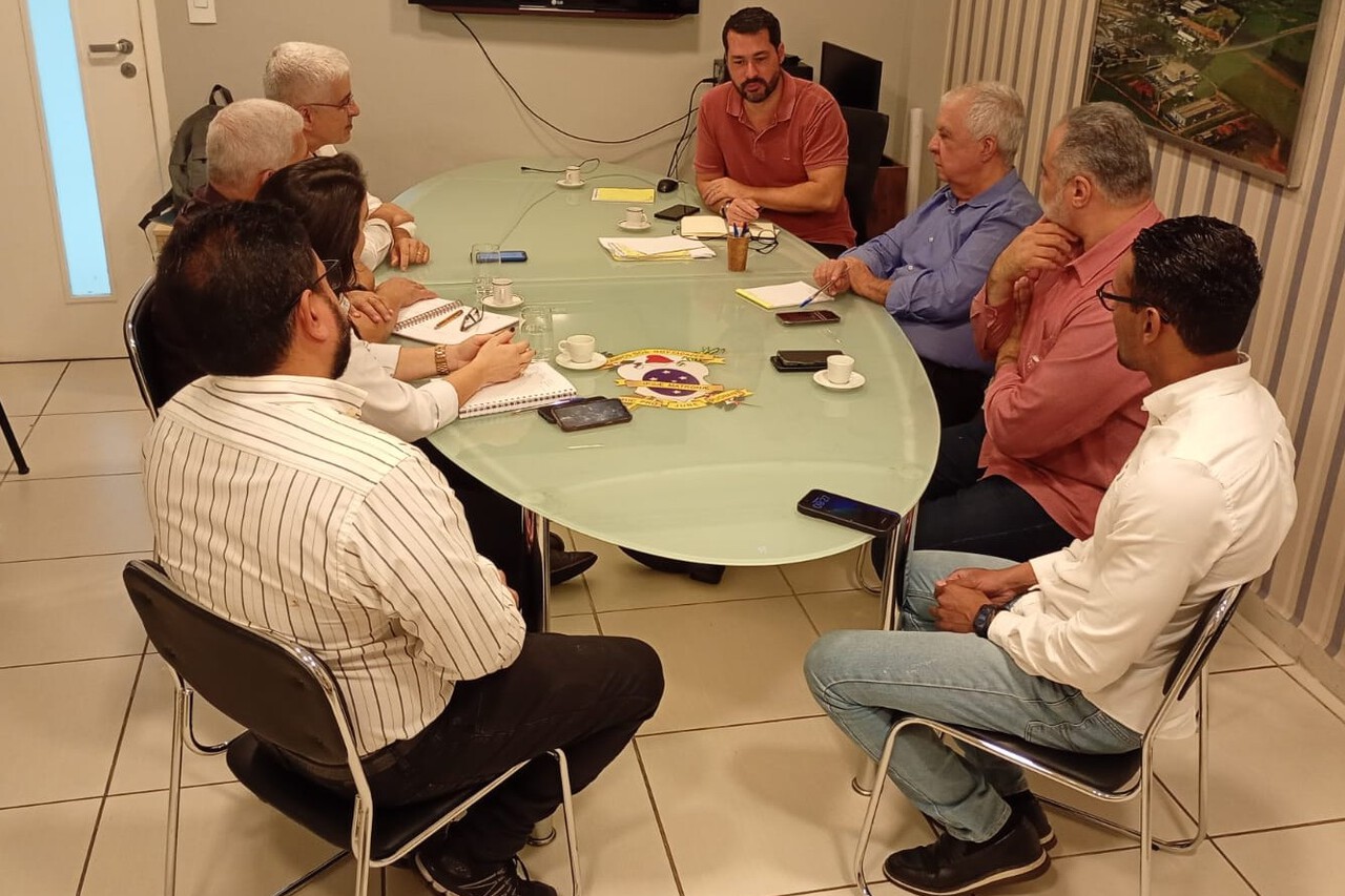 Prefeitura e Porto do Açu debatem empregos e atração de negócios