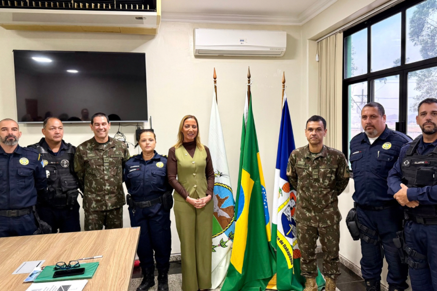 Prefeita Yara Cinthia toma posse da presidência da Junta de Serviço Militar de SFI