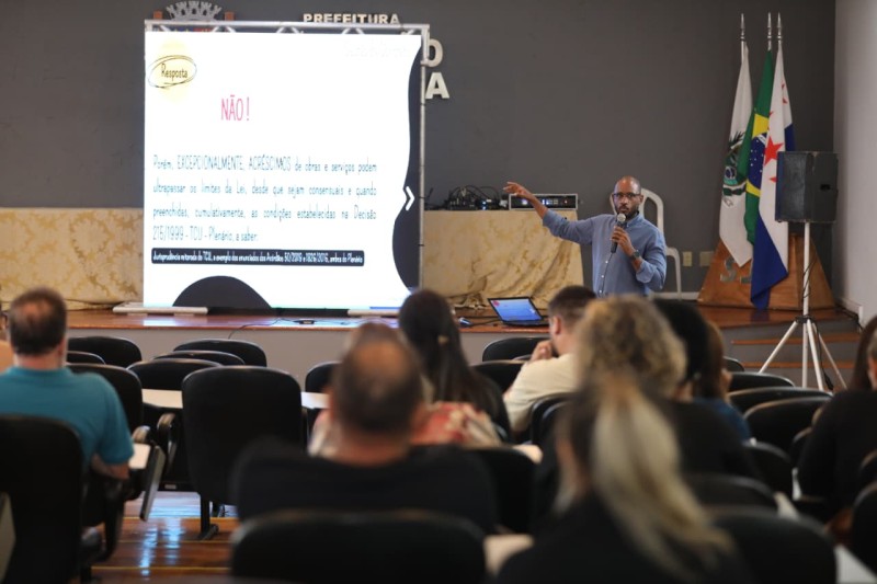 Prefeitura de SJB recebe curso da Escola de Contas do TCE-RJ sobre contratos administrativos