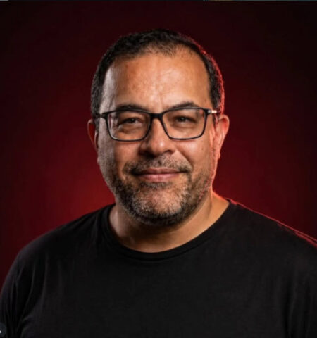 Velório e enterro do designer e ilustrador campista Fabiano Silva nesta sexta